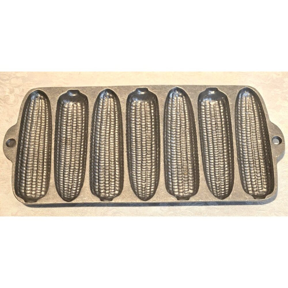 Wagner Ware Sydney -O- 1319 Cast Iron Junior Corn Bread Pan USA Krusty Korn Kobs